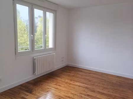 t2 32m² saint lô hyper centre entièrement rénové