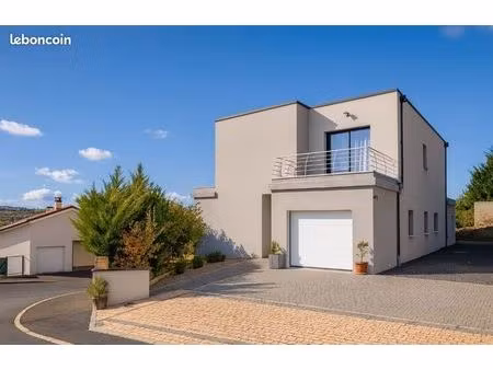 maison 5 pièces 140m²