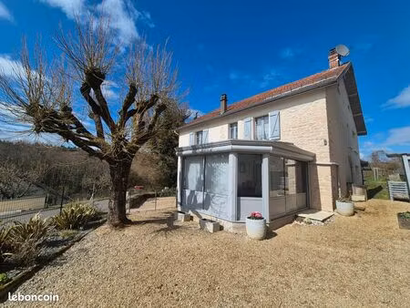 maison en pierre au lieu dit les minerais