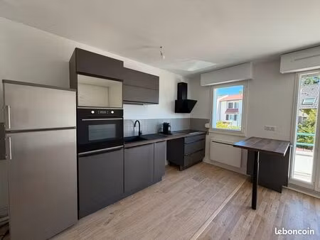 appartement f2 rénové - chru vandoeuvre