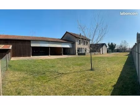 maison + terrain constructible 900 m² + hangar 200 m² – opportunité rare à 135 000
