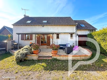 maison 6 pièces 104 m²