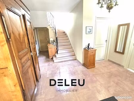maison 7 pièces 205 m²