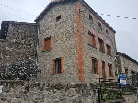 maison dans un petit hameau