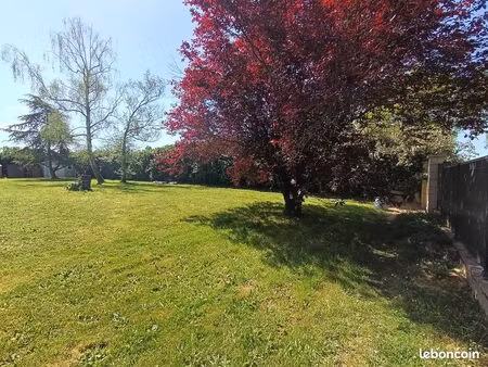 terrain à bâtir entièrement clos 608 m² – calme  proche gare d'oudon
