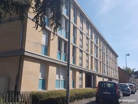 studio 1 pièce 32 m²