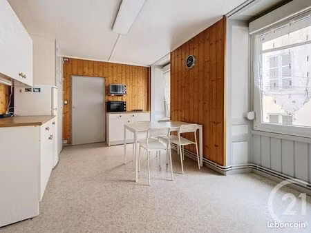 appartement 3 pièces 46 m²