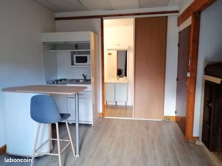 studio meublé chauffage eau electricité wifi compris