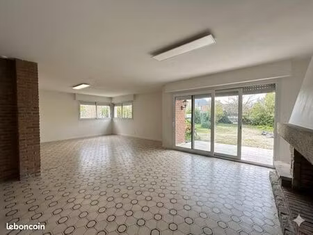 local commercial 113 m²