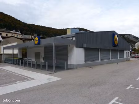 local commercial 1 100 m² + parking 56 places - ancien lidl
