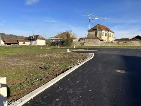 terrain 608 m² saint chef