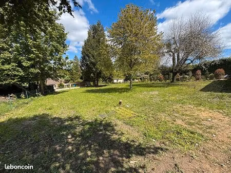 terrain 900 m² agnetz