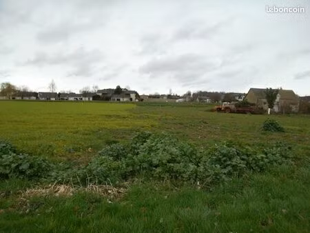 terrain 1395 m² varennes