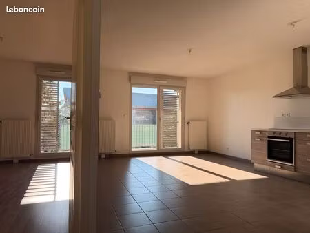 appartement t2 à four