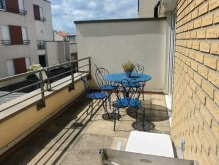 appartement t2 avec terrasse et parking - copropriété très calme