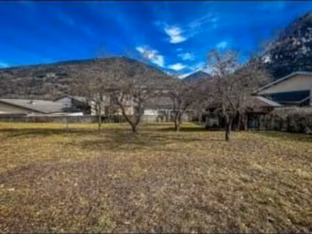 ? opportunité rare – terrain constructible avec permis accordé – centre d’allevard