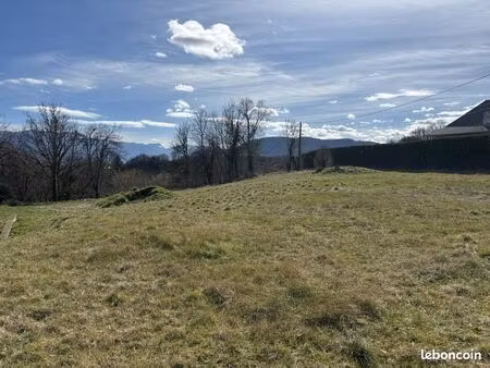 terrain 970 m² rives