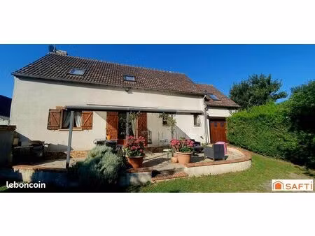 propriété 6 pièces 104 m²