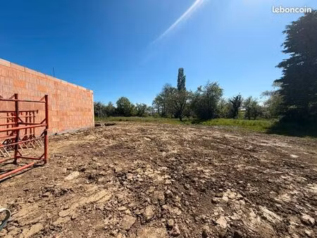 rare terrain constructible plat viabilisé