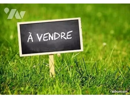 terrain 700 m² pleucadeuc