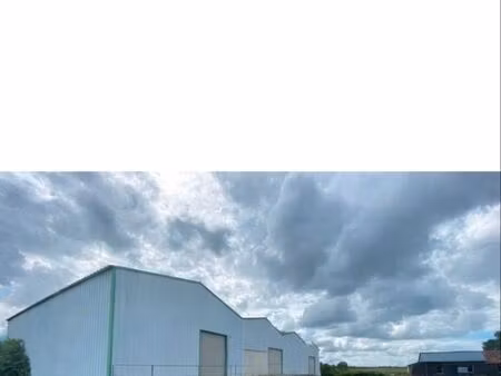 entrepôt 940 m²