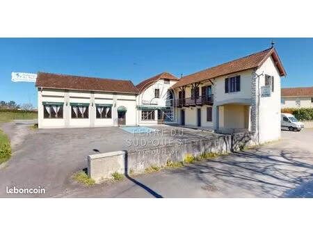 maison 16 pièces 378 m²