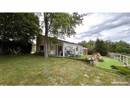 maison 8 pièces 195 m²
