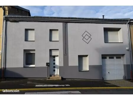 maison mitoyenne 260 m² avec piscine