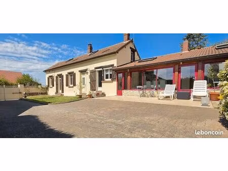 longère 6 pièces 140 m²