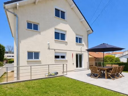 maison 5 pièces 141 m²