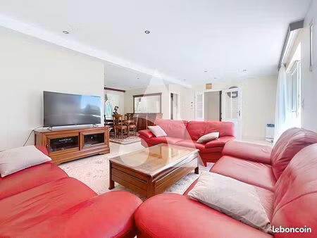maison 6 pièces 219 m²