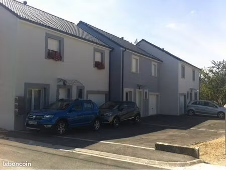 maison mitoyenne à prunay t5 louée