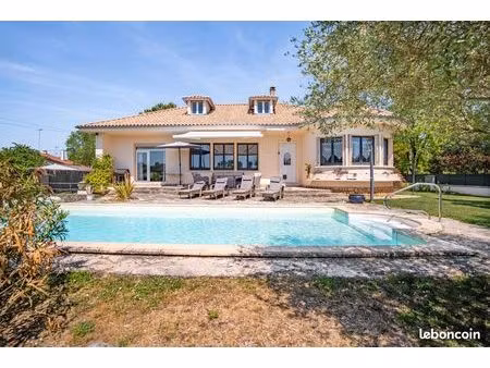 villa 7 pièces 150 m²