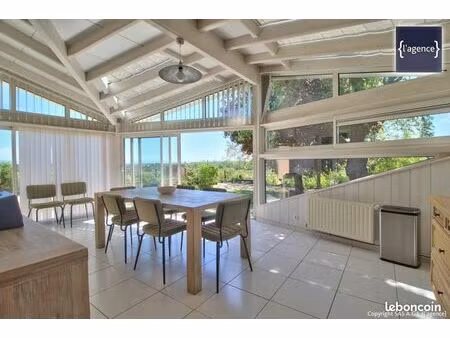 propriété 6 pièces 163 m²