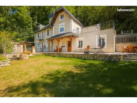 propriété 6 pièces 170 m²
