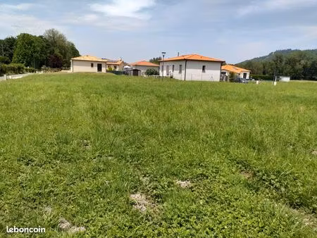 terrain a batir 680 m2 avec pc accorde