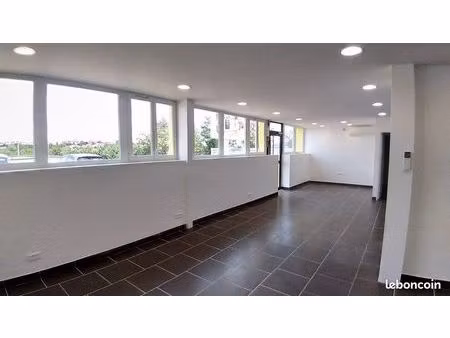 bureau 86 m²