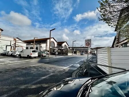 local industriel 821 m²