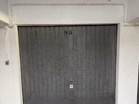 garage fermé anglet