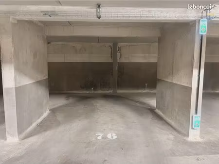 place de parking en sous-sol sécurisé