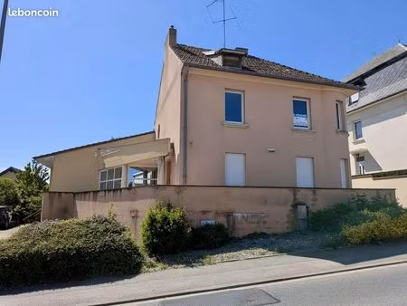 maison 6 pièces 299 m²