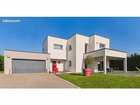 thiaucourt - maison 4 chambres 160m2