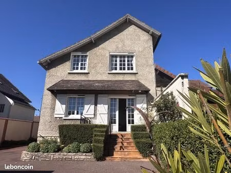maison 6 pièces 105 m²