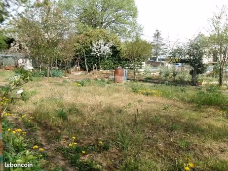 terrain 818 m² issoire