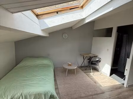 studio meublé et équipé