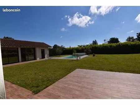 ferme 10 pièces 295 m²