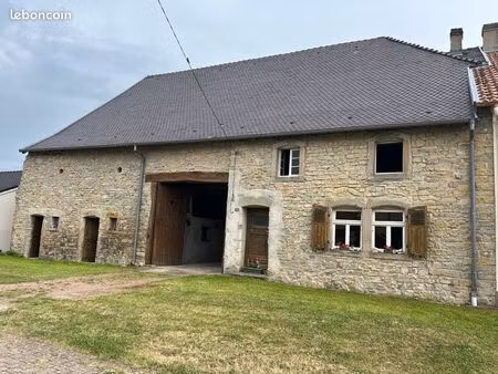 étang avec maison d’habitation à rénover