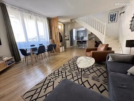 maison familiale 120 m² – 4 chambres – garage – emplacement idéal – 1 290 / mois