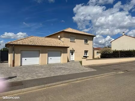 maison individuelle avec piscine