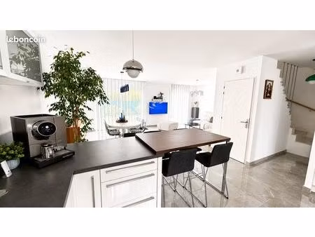 maison récente 110 m² – 3 chambres – pièce de vie +40 m² – calme absolu
